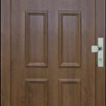 Műanyag és fa nyílászárók – Mahagóni ajtó